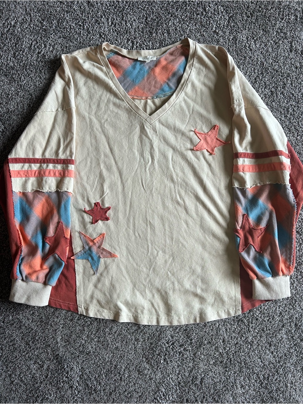 easel Cream Long-Sleeve V-Neck Top with Coral & Blue Star Appliqués